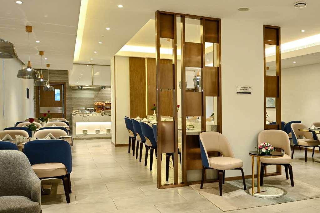 Comfort Hotel Jeddah King Road 레스토랑 사진